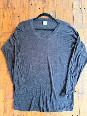 Cabi Serenity Tee Heather Black Long Sleeve V-Neck Top Size Small